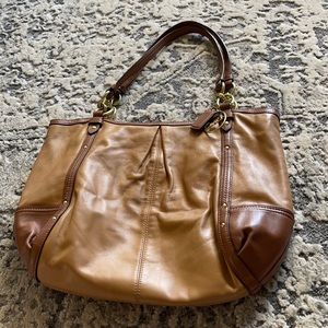 Two tone Coach shoulder bag